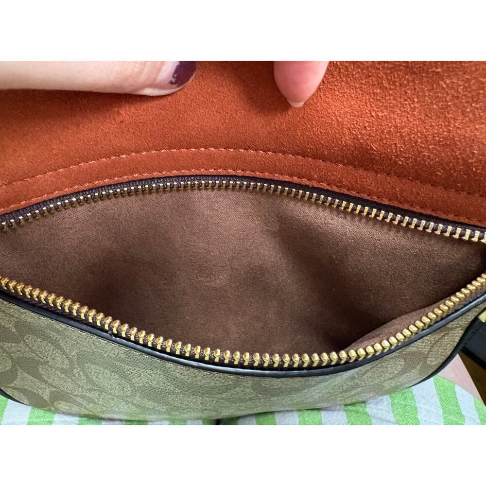 Coach Kleo Shoulder Bag 23 Signature Canvas in Brown and Orange - Picture 4 of 9